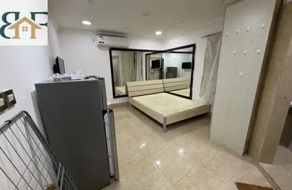 Apartment - 1 Bathroom for rent in Umm Ghwailina Comm - Umm Ghuwalina - Umm Ghuwailina - Doha