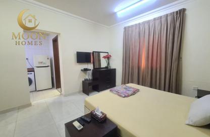 Apartment - Studio - 1 Bathroom for rent in Umm Ghuwalina - Umm Ghuwailina - Doha