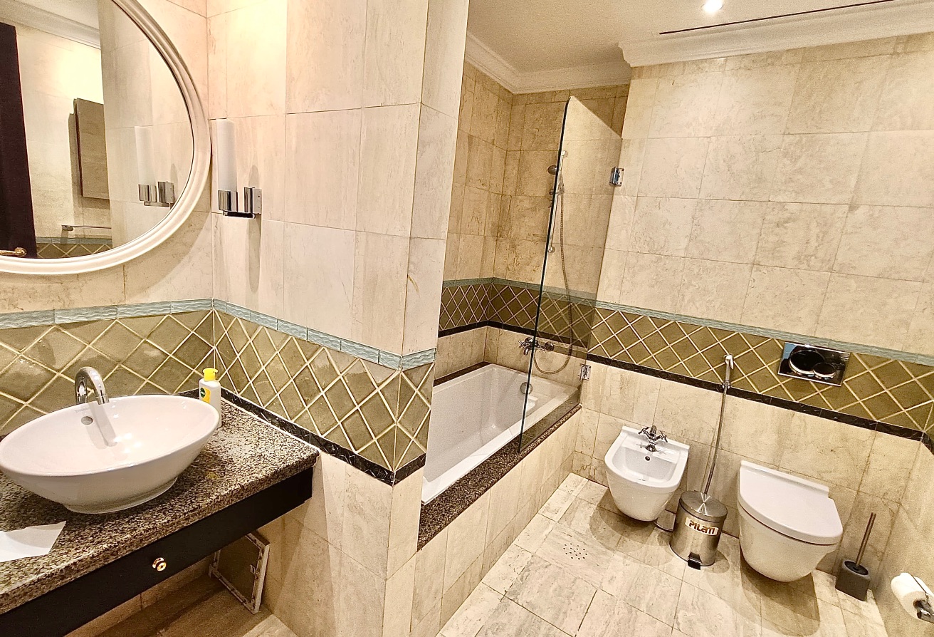 Luxury 5BR Duplex Penthouse|3 Maid|360° Views thumbnail 24