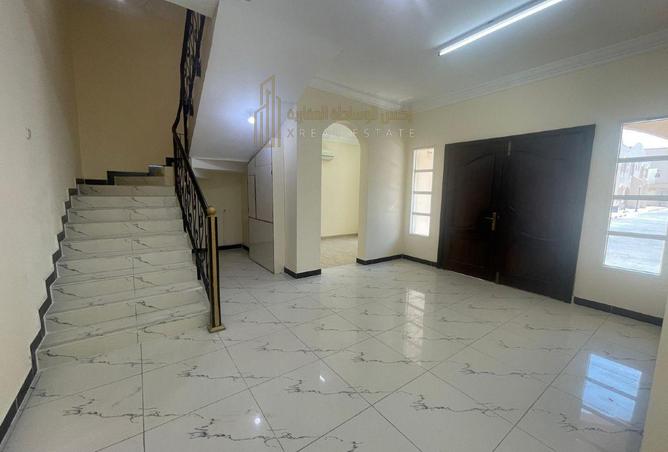 982459 - Property Image 2