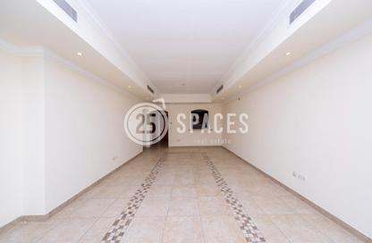 Apartment - 2 Bedrooms - 3 Bathrooms for rent in East Porto Drive - Porto Arabia - The Pearl Island - Doha