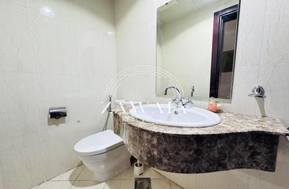 Apartment - 1 Bedroom - 2 Bathrooms for rent in East Porto Drive - Porto Arabia - The Pearl Island - Doha