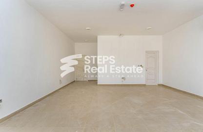 Warehouse - Studio - 7+ Bathrooms for rent in East Industrial Street - Birkat Al Awamer - Al Wakra