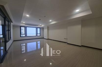 Apartment - 1 Bedroom - 2 Bathrooms for rent in East Porto Drive - Porto Arabia - The Pearl Island - Doha