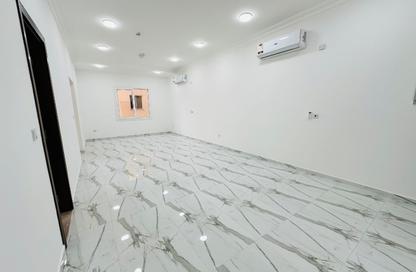 Apartment - 2 - 2 for rent in Madinat Khalifa Building 58 - Madinat Khalifa South - Madinat Khalifa - Doha Apartment - 2 - 2 for rent in Madinat Khalifa Building 58 - Madinat Khalifa South - Madinat Khalifa - Doha