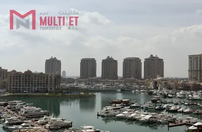 شقة - 2 غرف نوم - 3 حمامات للايجار في طريق بورتو الشرقي - بورتو أرابيا - جزيرة اللؤلؤة - الدوحة