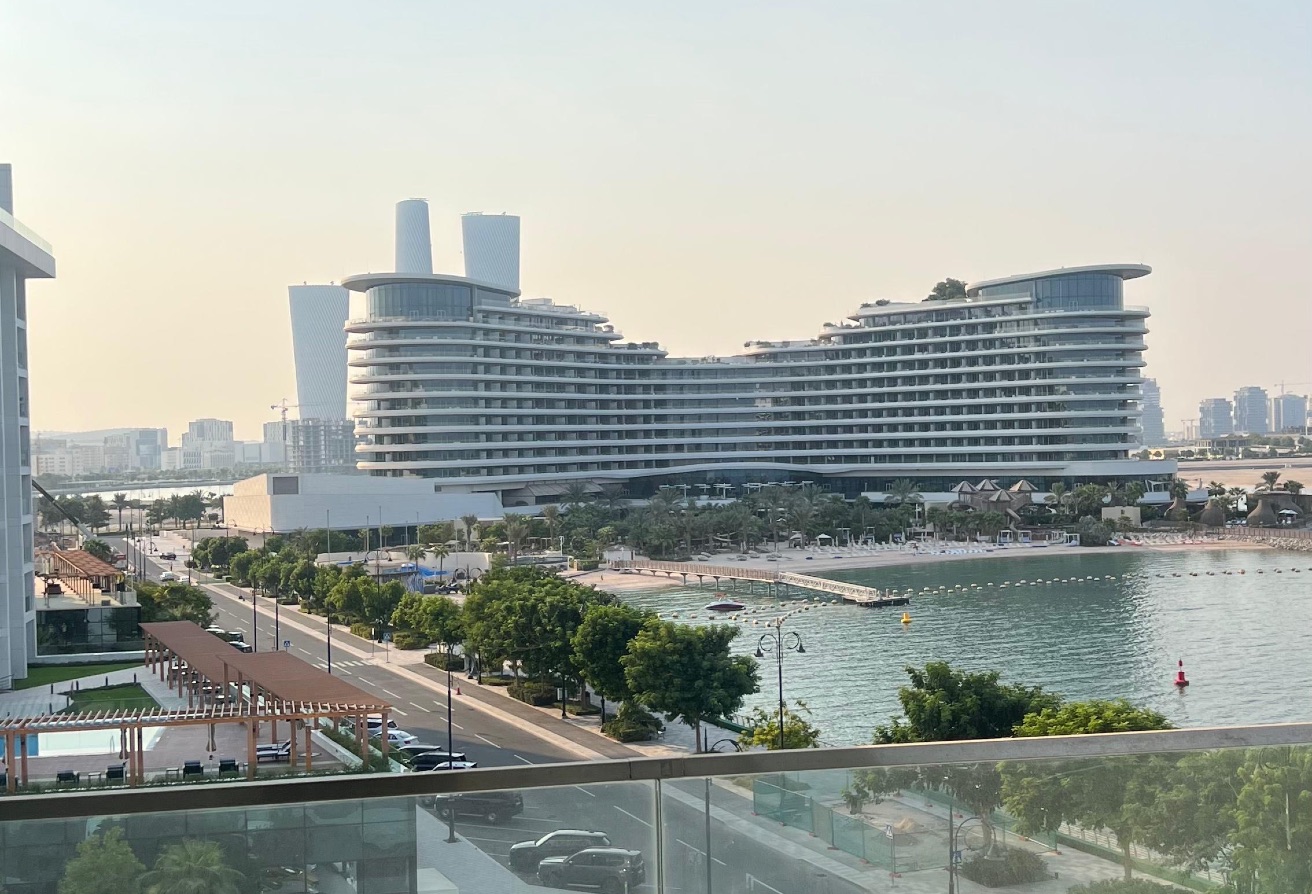 Luxury 1BHK | Full Sea View | Fully Furnished thumbnail 8