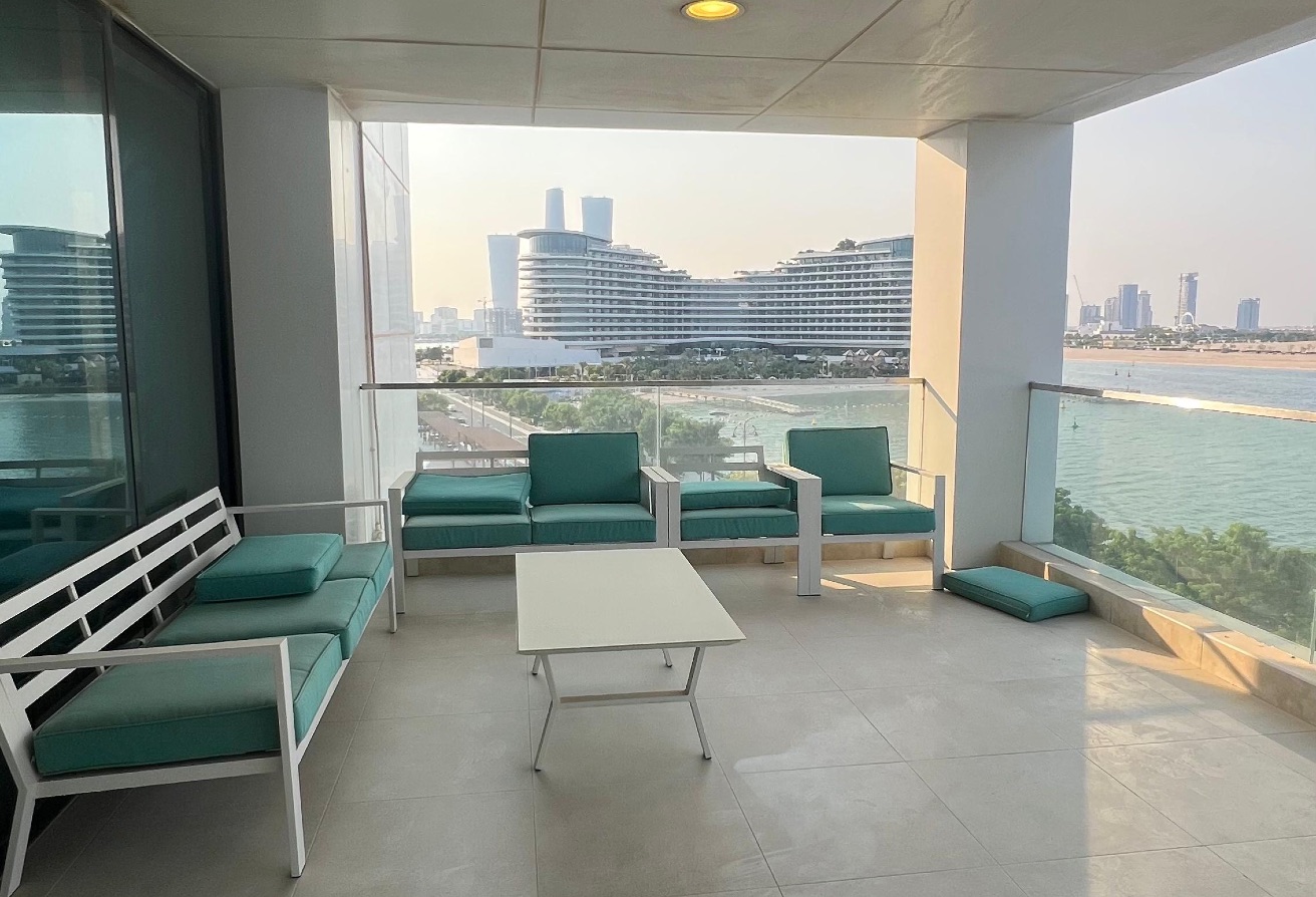 Luxury 1BHK | Full Sea View | Fully Furnished thumbnail 4