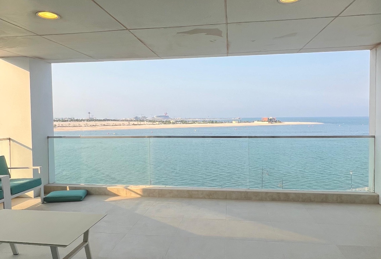 Luxury 1BHK | Full Sea View | Fully Furnished thumbnail 6