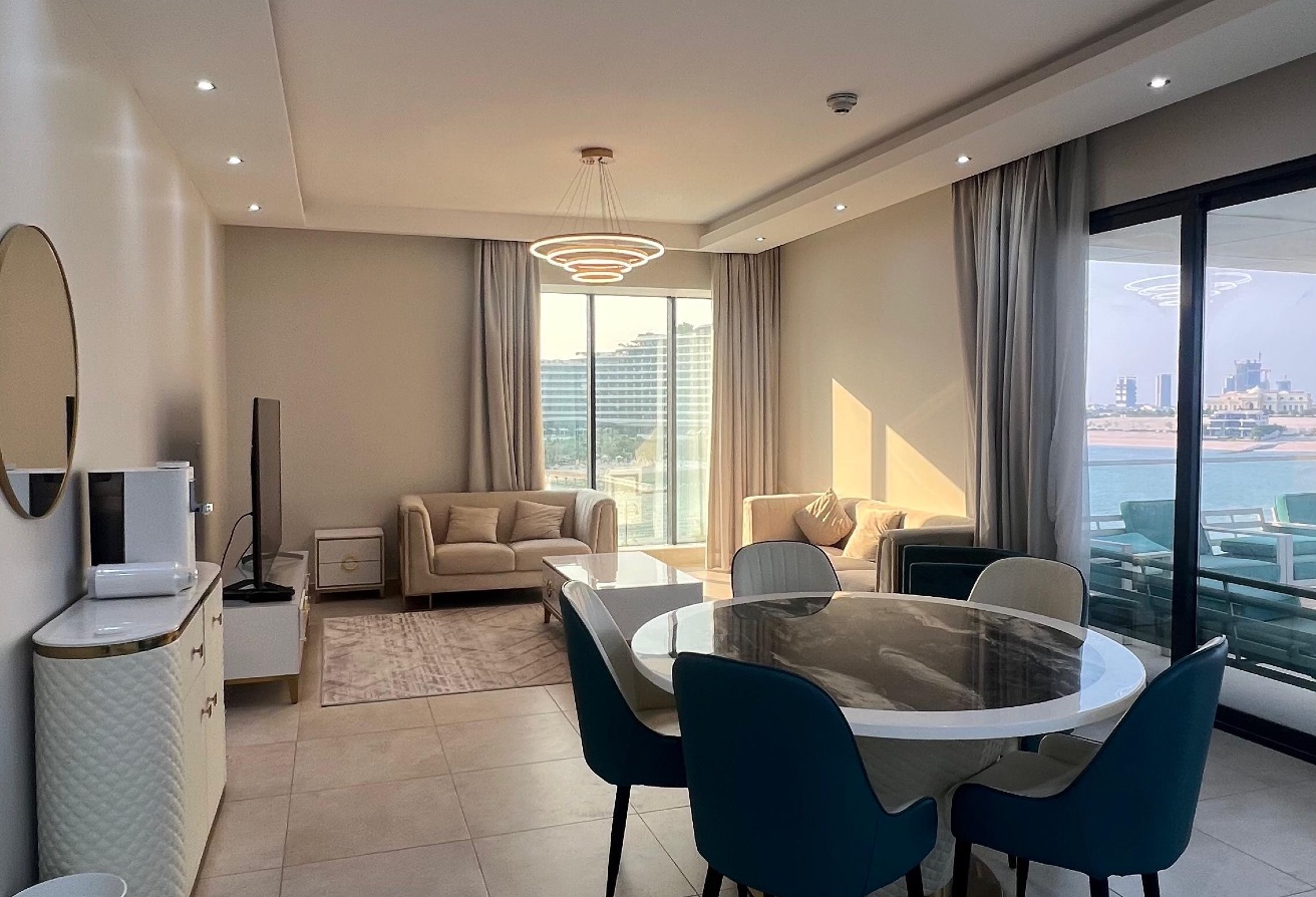Luxury 1BHK | Full Sea View | Fully Furnished thumbnail 2