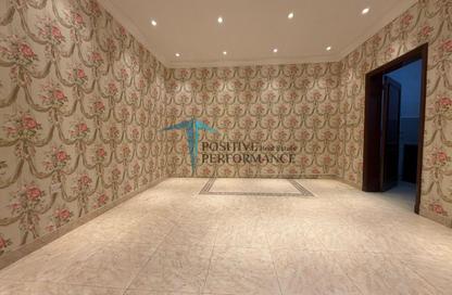Apartment - Studio - 1 for rent in Souk Al gharaffa - Al Gharrafa - Doha