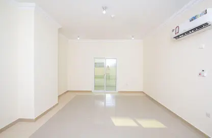 Apartment - 2 Bedrooms - 2 Bathrooms for rent in Al Nasr Street - Al Nasr - Doha