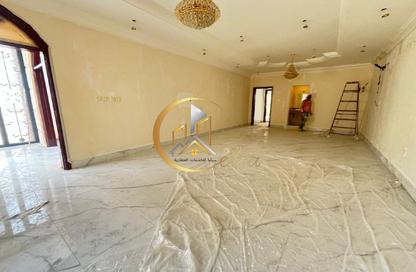Villa - Studio - 6 Bathrooms for rent in Bu Hamour Street - Abu Hamour - Doha