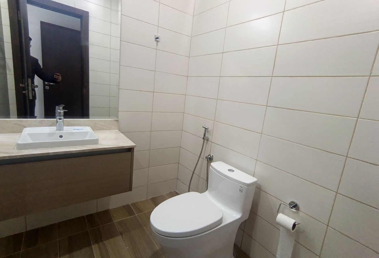 Brand new Luxury Furnish 2bhk in Marina lusail.... thumbnail 8