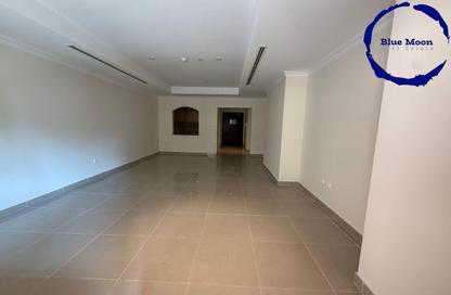 Apartment - 1 Bedroom - 2 Bathrooms for rent in West Porto Drive - Porto Arabia - The Pearl Island - Doha
