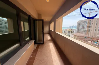 Apartment - 1 Bedroom - 2 Bathrooms for rent in West Porto Drive - Porto Arabia - The Pearl Island - Doha