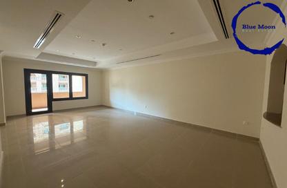 Apartment - 1 Bedroom - 2 Bathrooms for rent in West Porto Drive - Porto Arabia - The Pearl Island - Doha