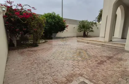 Villa - 3 Bedrooms - 4 Bathrooms for rent in New Salata - Salata - Doha