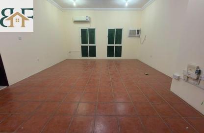 Apartment - 3 Bedrooms - 3 Bathrooms for rent in Al Mansoura - Al Mansoura - Doha