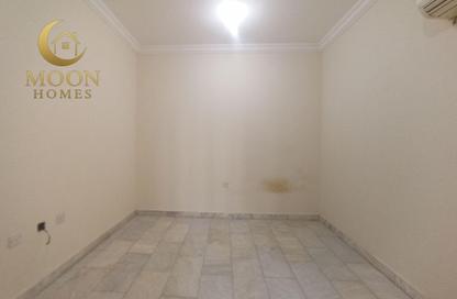 Apartment - 1 Bedroom - 1 Bathroom for rent in Umm Ghuwailina 4 - Umm Ghuwailina - Doha