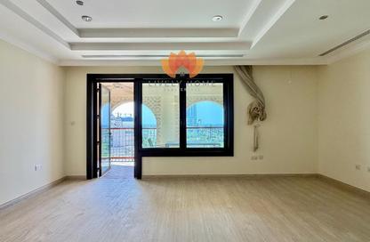 Apartment - 1 Bedroom - 3 Bathrooms for rent in West Porto Drive - Porto Arabia - The Pearl Island - Doha