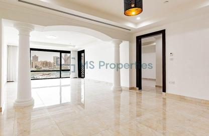 Townhouse - 2 Bedrooms - 3 Bathrooms for rent in West Porto Drive - Porto Arabia - The Pearl Island - Doha