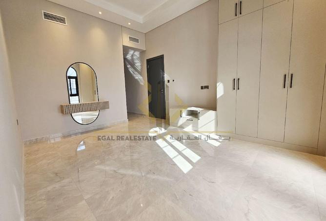 937867 - Property Image 2