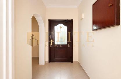 Apartment - 2 Bedrooms - 2 Bathrooms for rent in Asim Bin Omar Street - Al Mansoura - Doha