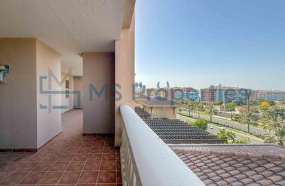 Apartment - 2 Bedrooms - 3 Bathrooms for rent in West Porto Drive - Porto Arabia - The Pearl Island - Doha
