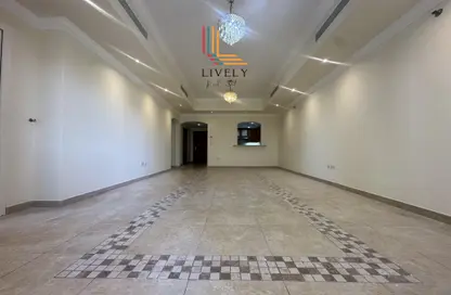 Apartment - 2 Bedrooms - 3 Bathrooms for rent in Tower 10 - Porto Arabia - The Pearl Island - Doha