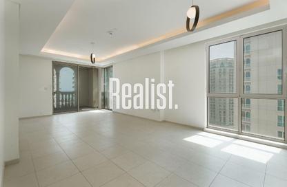 Apartment - 2 Bedrooms - 3 Bathrooms for rent in Viva West - Viva Bahriyah - The Pearl Island - Doha