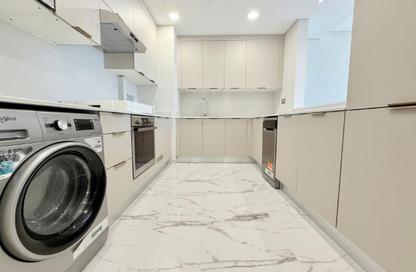 Apartment - 1 Bedroom - 2 Bathrooms for rent in Marina Tower 23 - Marina District - Lusail