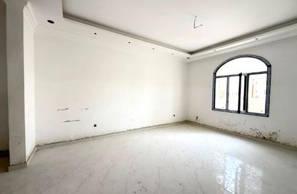 Villa - 7 - 7 for sale in Izghawa - Izghawa - Doha