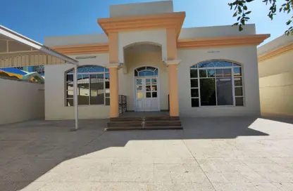 Villa - 3 Bedrooms - 3 Bathrooms for rent in Mamoura 18 - Al Maamoura - Doha