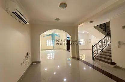 Villa - 5 Bedrooms - 4 Bathrooms for rent in Duhail Villas - Al Duhail - Doha