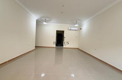 Apartment - 3 Bedrooms - 3 Bathrooms for rent in Thabit Bin Zaid Street - Al Mansoura - Doha