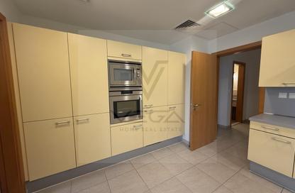 Apartment - 2 Bedrooms - 3 Bathrooms for rent in West Bay Tower - West Bay - West Bay - Doha