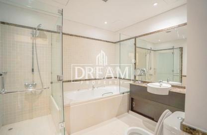 Apartment - 3 Bedrooms - 4 Bathrooms for rent in Qanat Quartier - The Pearl Island - Doha