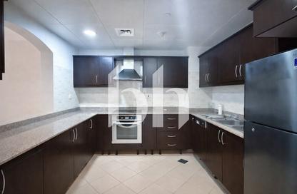 Apartment - 1 Bedroom - 2 Bathrooms for rent in West Porto Drive - Porto Arabia - The Pearl Island - Doha
