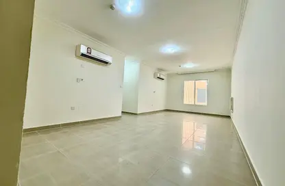 شقة - 3 غرف نوم - 3 حمامات للايجار في شارع النصر - النصر - الدوحة