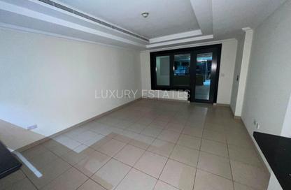 Apartment - Studio - 1 Bathroom for rent in One Porto Arabia - Porto Arabia - The Pearl Island - Doha