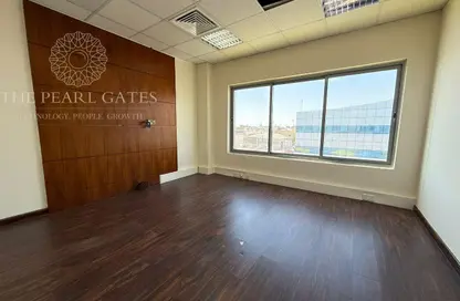 مساحات مكتبية - استوديو - 2 حمامات للايجار في مركز اعمال العمادي - C-Ring - الدوحة
