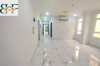 Apartment - 3 Bedrooms - 2 Bathrooms for rent in Umm Ghwailina Comm - Umm Ghuwalina - Umm Ghuwailina - Doha