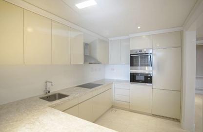 Apartment - 2 Bedrooms - 2 Bathrooms for rent in West Bay Tower - West Bay - West Bay - Doha