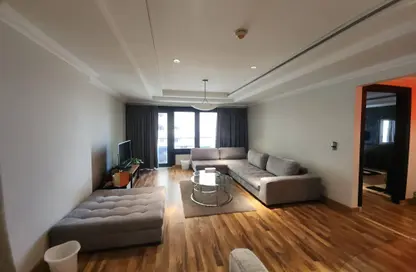 Apartment - 1 Bedroom - 2 Bathrooms for rent in Tower 19 - Porto Arabia - The Pearl Island - Doha