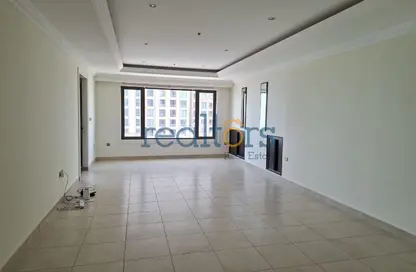 Apartment - 2 Bedrooms - 2 Bathrooms for rent in Tower 31 - Porto Arabia - The Pearl Island - Doha