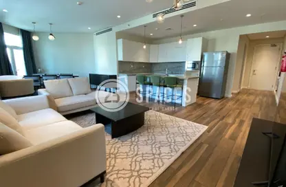 Apartment - 2 Bedrooms - 3 Bathrooms for rent in Floresta Gardens - Floresta Gardens - The Pearl Island - Doha