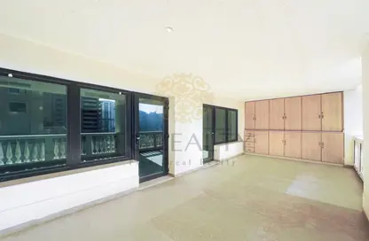 شقة - 2 غرف نوم - 3 حمامات للايجار في طريق بورتو الشرقي - بورتو أرابيا - جزيرة اللؤلؤة - الدوحة