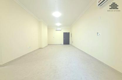شقة - 3 غرف نوم - 3 حمامات للايجار في بيت الفناء - شارع عبدالله بن مسعود - فريج بن محمود - الدوحة شقة - 3 غرف نوم - 3 حمامات للايجار في بيت الفناء - شارع عبدالله بن مسعود - فريج بن محمود - الدوحة