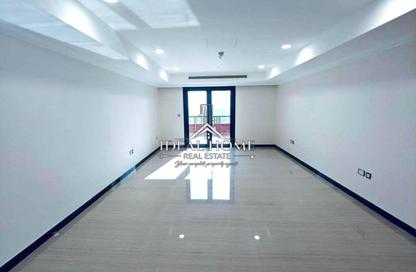 Apartment - Studio - 1 for rent in West Porto Drive - Porto Arabia - The Pearl Island - Doha Apartment - Studio - 1 for rent in West Porto Drive - Porto Arabia - The Pearl Island - Doha